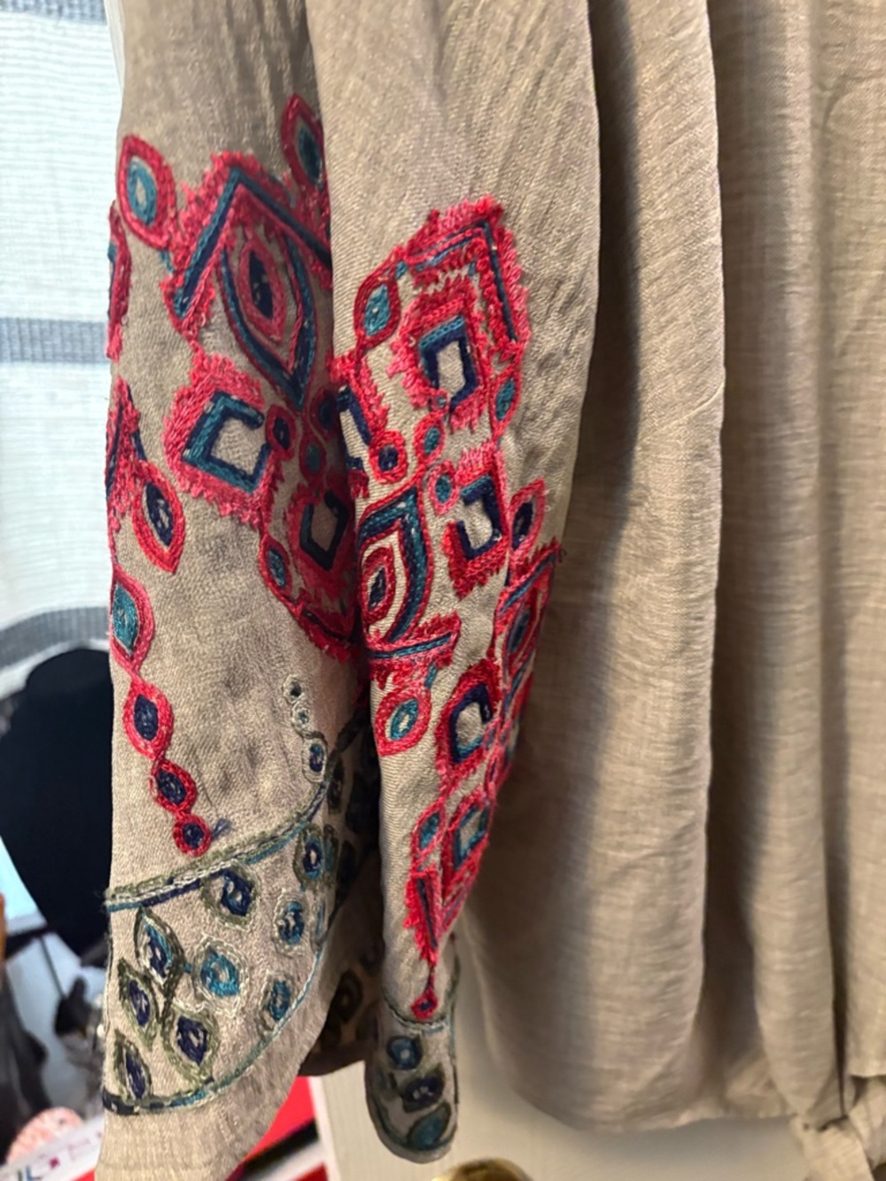 New Soft Olivia & Martin V-Neck Tie-Hem Embroidered Sleeve Top - Taupe - Picture 4 of 11